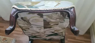 Butaca descalzadora tapizada