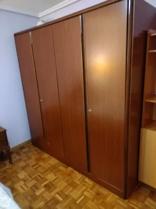 Bonita habitación con llave de cierre,exterior.