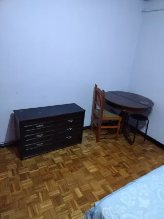 Bonita habitación con llave de cierre,exterior.