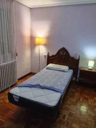 Bonita habitación con llave de cierre,exterior.