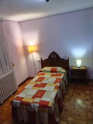 Bonita habitación con llave de cierre,exterior.