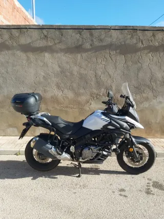 Suzuki V-Strom Adventure Moto Negra/Plata