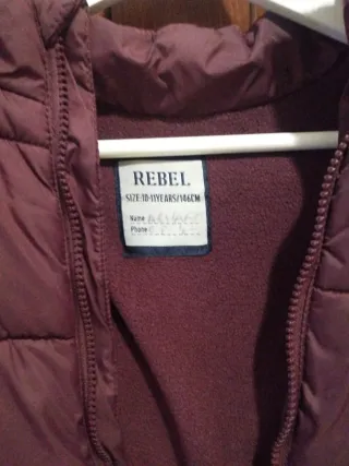 Abrigo infantil burdeos marca Rebel