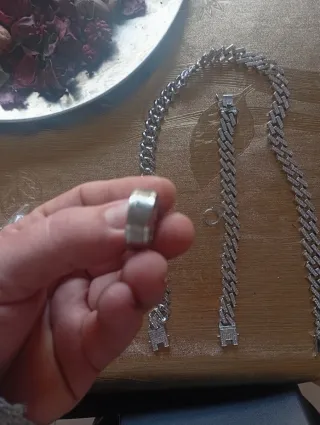 Pendientes aro con circonitas y cadena cubana