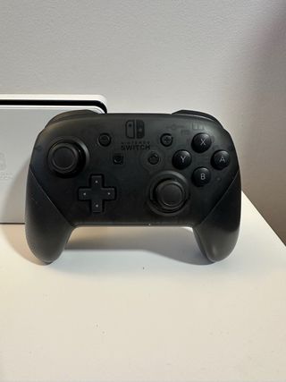 Nintendo Switch OLED Bianca con 2025+ giochi