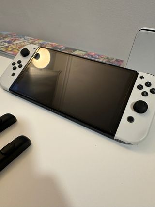 Nintendo Switch OLED Bianca con 2025+ giochi