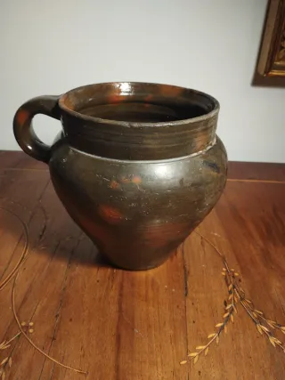 Puchero antiguo de cerámica