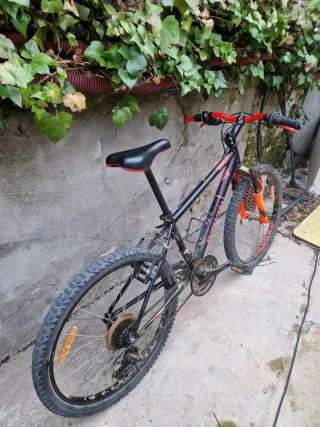 Bicicleta B'TWIN montaña