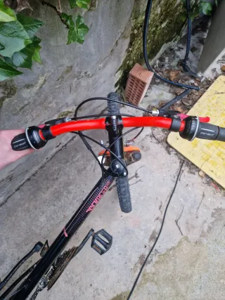 Bicicleta B'TWIN montaña