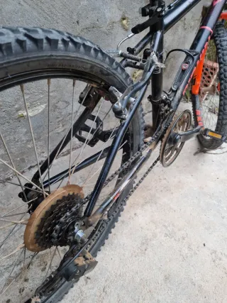 Bicicleta B'TWIN montaña