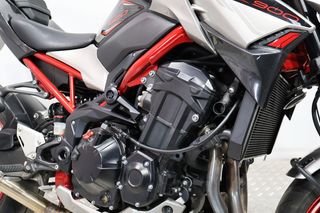Kawasaki Z 900 Full