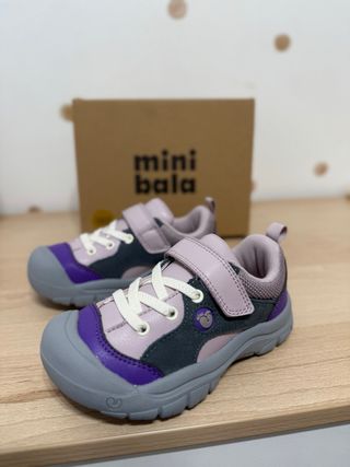 Zapatillas, marca mini bala, Talla 27 NUEVAS