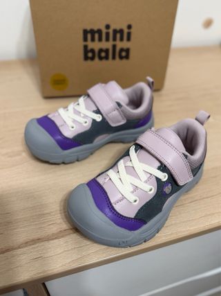 Zapatillas, marca mini bala, Talla 27 NUEVAS