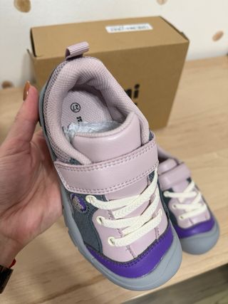 Zapatillas, marca mini bala, Talla 27 NUEVAS