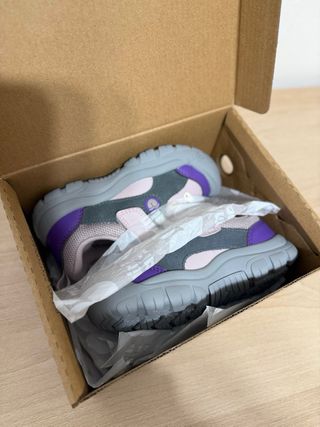 Zapatillas, marca mini bala, Talla 27 NUEVAS