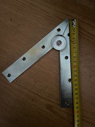 Bisagra para escalera