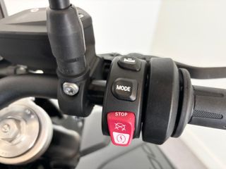 BMW F 900 R A2 35kW NUEVA SIN ESTRENAR