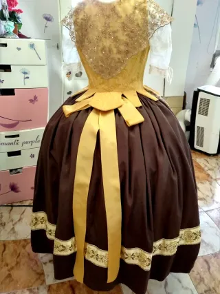 Traje de huertana con manteletas