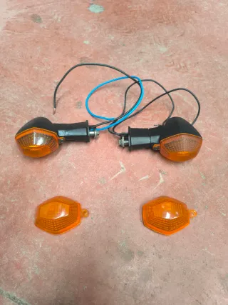 Tulipas e intermitentes Suzuki Bandit