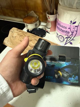 Linterna de buceo LED IPX8