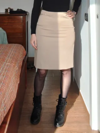 Tailleur giacca e gonna beige