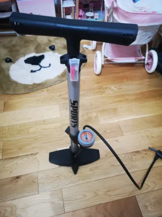 Bomba de pie para bicicleta