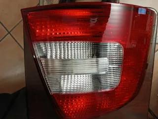 Piloto trasero izquierdo Skoda Octavia