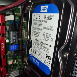 PC Gamer Ryzen 7 9060XT 32GB RAM 1TB SSD + 1TB HDD