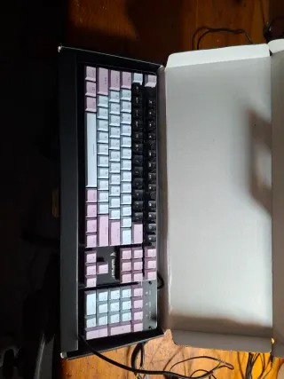 Teclado Mecánico Gaming Tempest K10 RGB