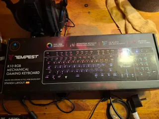 Teclado Mecánico Gaming Tempest K10 RGB