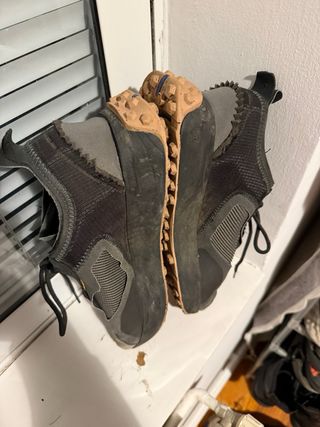 Zapatillas Decathlon Negras y Naranjas