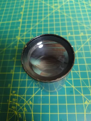Lente para proyector cine antiguo.