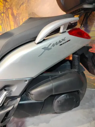 YAMAHA XMAX 250