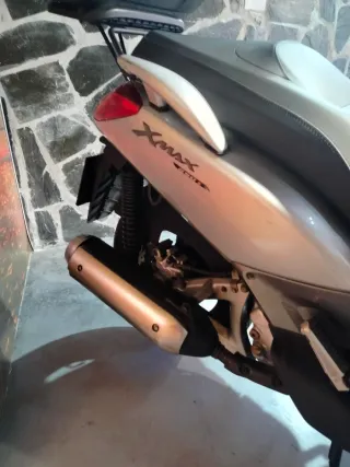YAMAHA XMAX 250