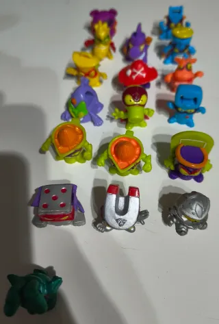 Lote Figuras y vehículos SuperZings