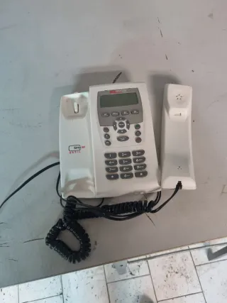 Telefono fisso vintage Telecom bianco
