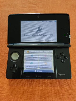 Nintendo 3DS nero con scatola