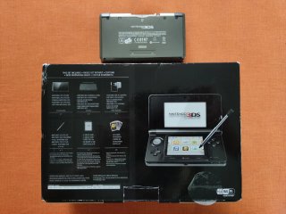 Nintendo 3DS nero con scatola