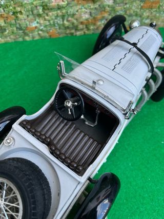 Mercedes-Benz SSK – Escala 1:18 – Bburago