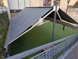 Toldo para terraza de bar