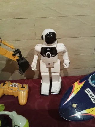 Lote Juguetes RC: Excavadora, Barco, Robot