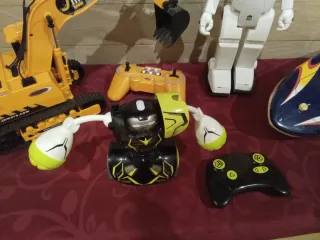 Lote Juguetes RC: Excavadora, Barco, Robot