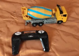 Camión hormigonera RC con mando 27MHz