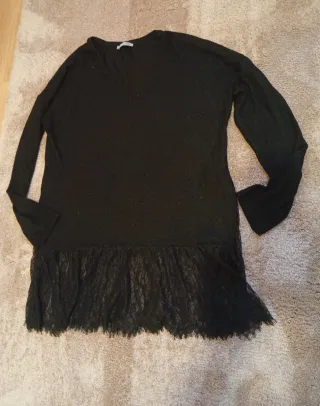 Camiseta negra con encaje mujer Zara talla S