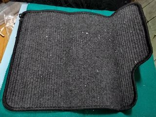 5 alfombrillas de coche.