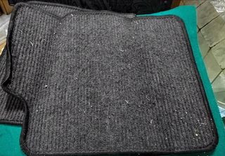 5 alfombrillas de coche.