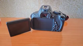 Cámara Canon 700D + Accesorios