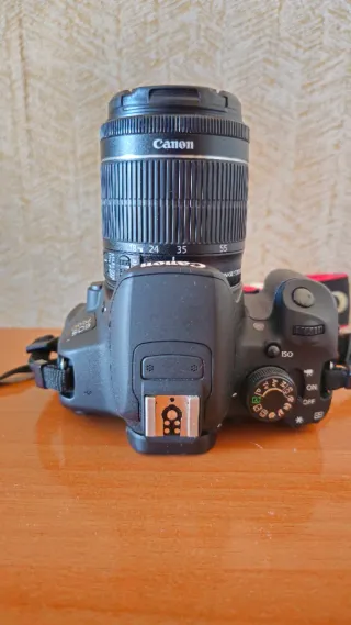 Cámara Canon 700D + Accesorios