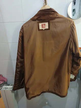 Chaquetón de piel marrón
