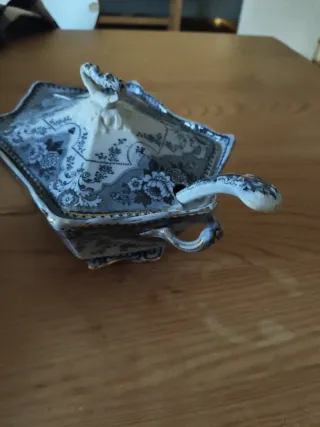 Salsera porcelana inglesa azul y blanca